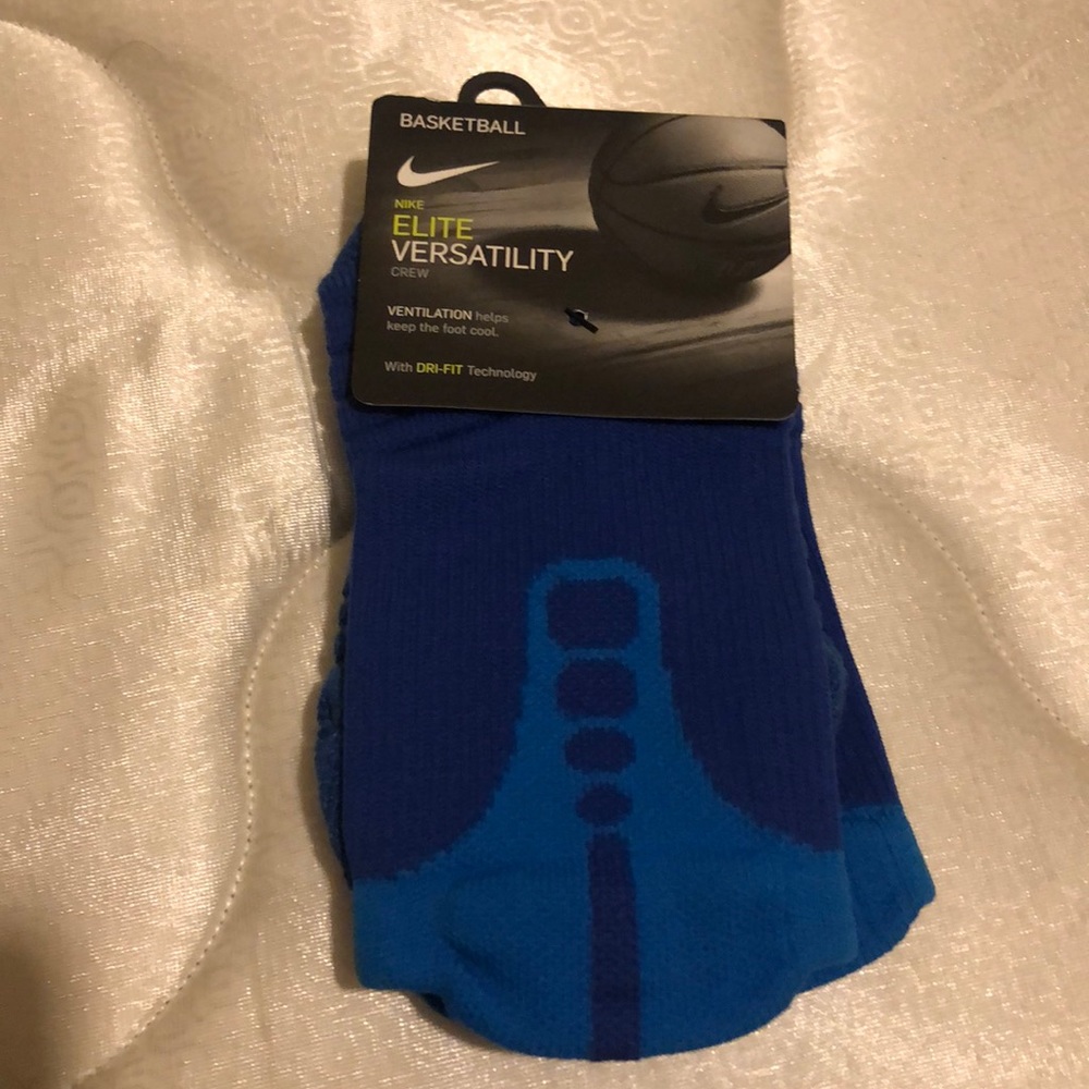Brand new pair of Nike elite socks Sz small